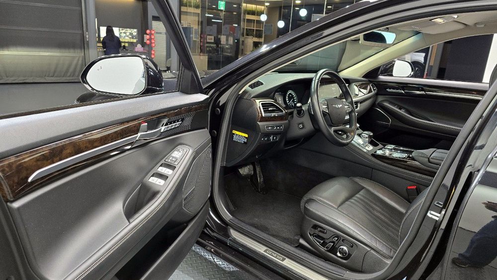 Genesis G90 3.3T AWD Premium Luxury