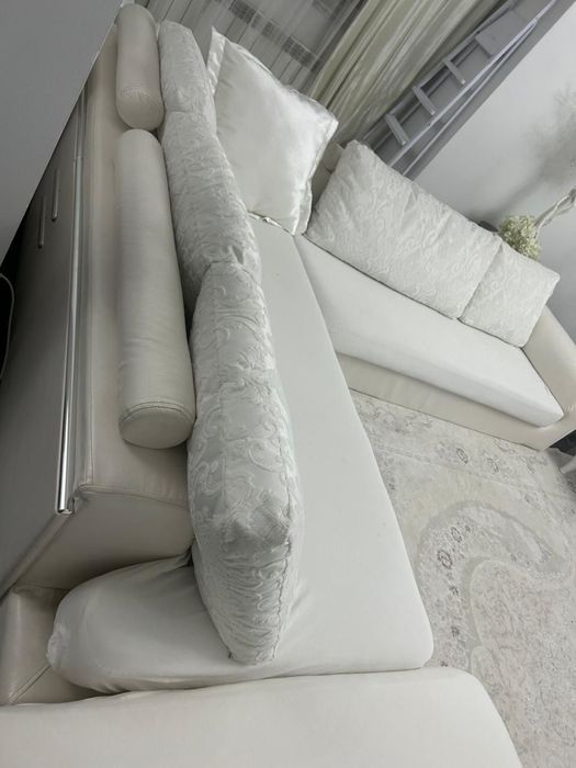 Диван в гостиную б/у