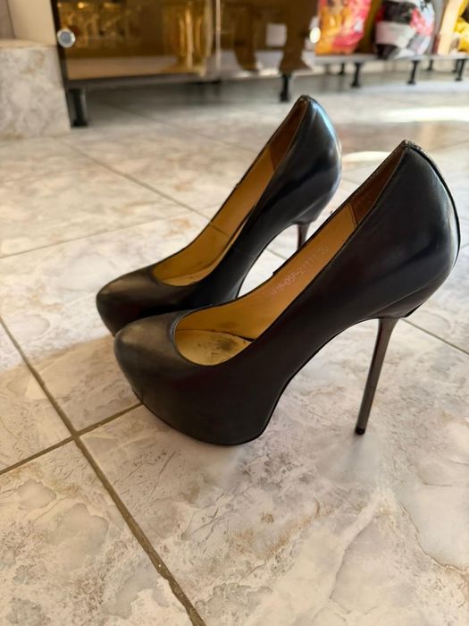 Продам обувь женскую