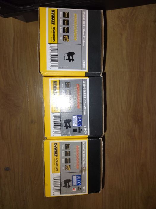 Пушка за Бетон БАТЕРИЯ И ЗАРЯДНО ЧИСТО НОВИ!!!  и пирони за нея