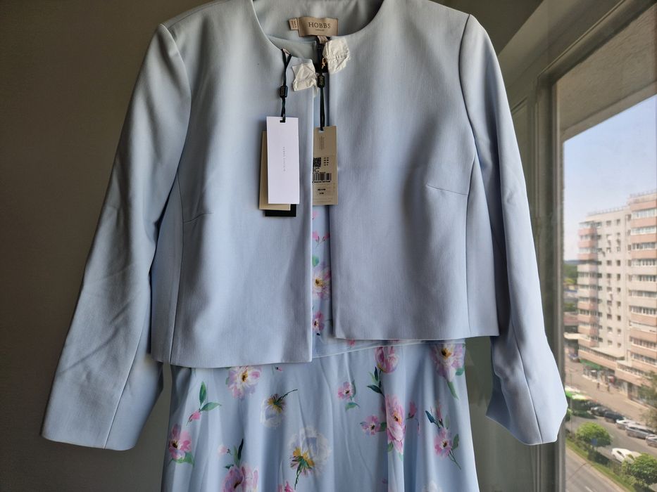 Vând rochițe Hobbs