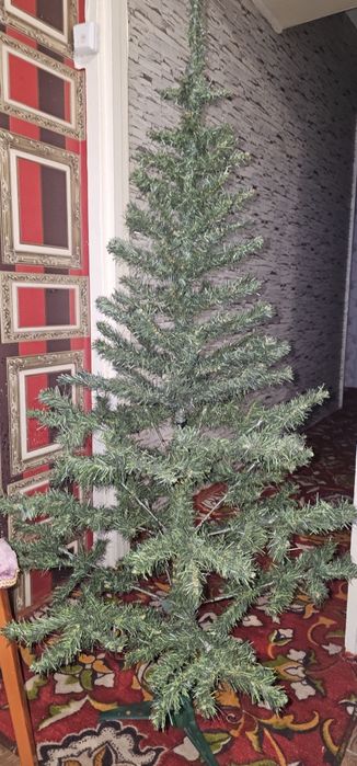 Ёлка в отличном состоянии