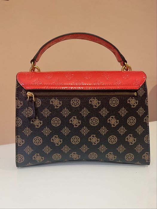 Дамска чанта Guess