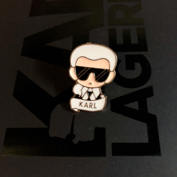 Брошка с Karl Lagerfeld