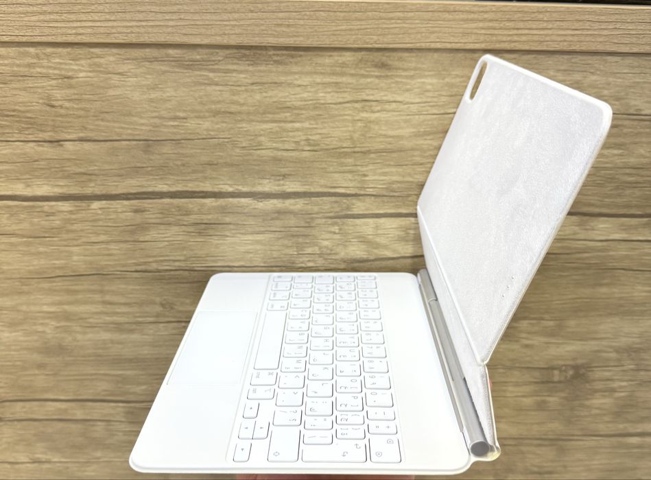 Prodam Idyal Apple MagicKeyboard 11