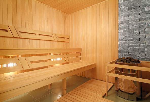 Вагонка, брусы, двери, полки, пол.