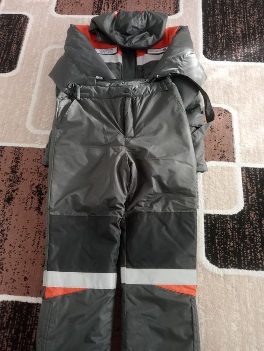 Продам зимнии костюмы