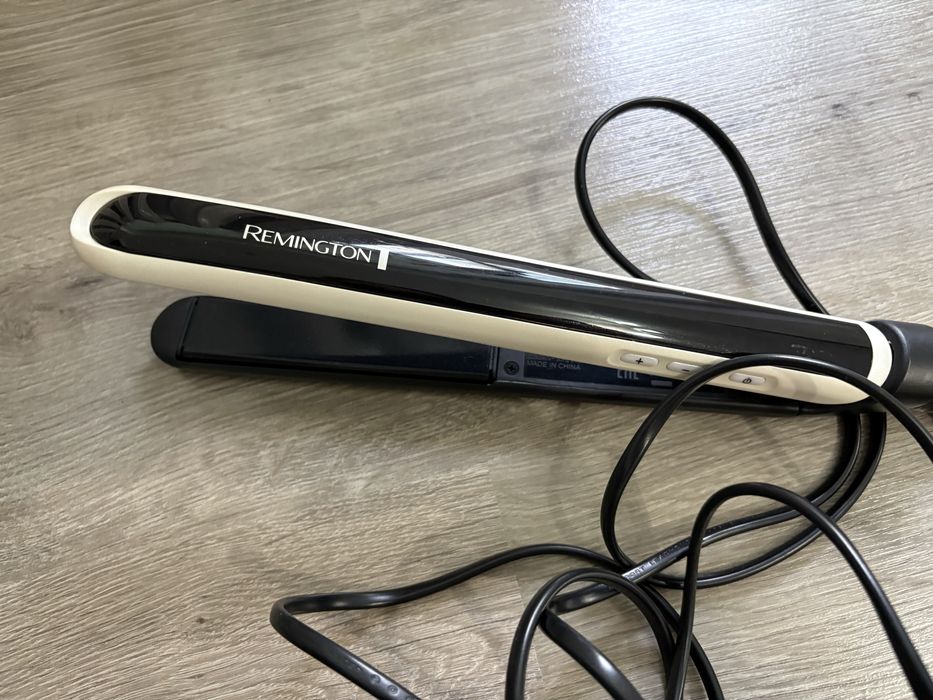 Placă de îndreptat părul Remington Pearl S9503 – NOUĂ / Foarte puțin folosită