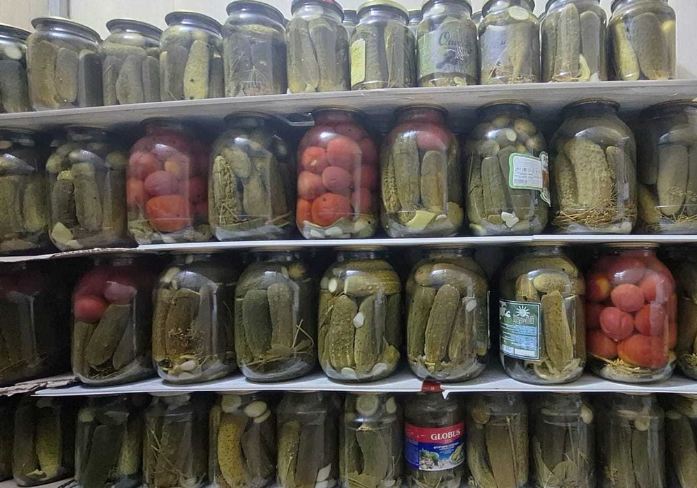 Продам помидоры соленья 2л, огурцы, ассорти