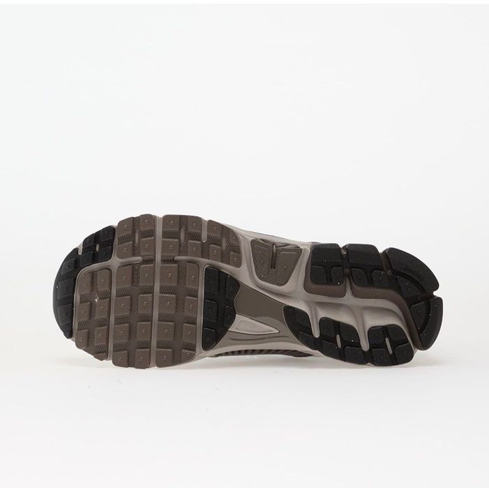 Маратонки Nike Zoom Vomero 5