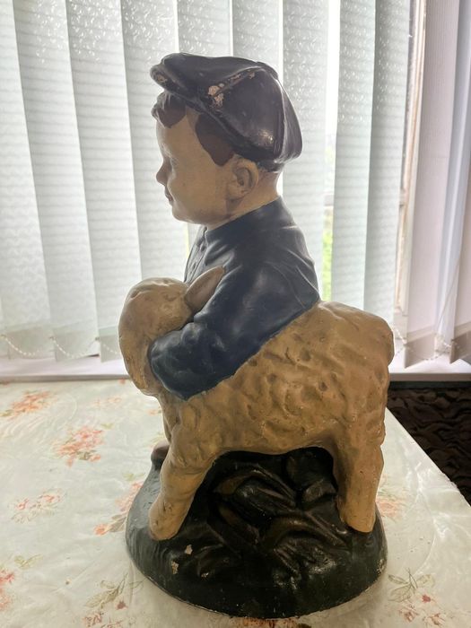 Статуэтка  продам и часы настольные