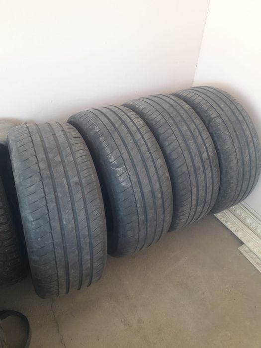 Продам шины от джипа