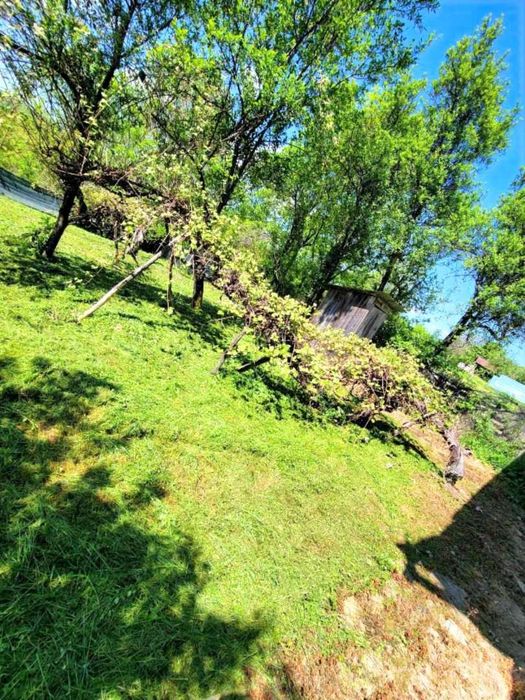 CASA   cu panorama si teren generos