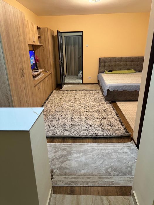 Inchiriez garsoniera zona Lintz