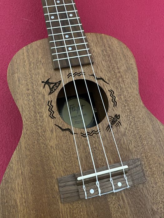 Укулеле-сопрано Flight NUS 310 с чехлом.