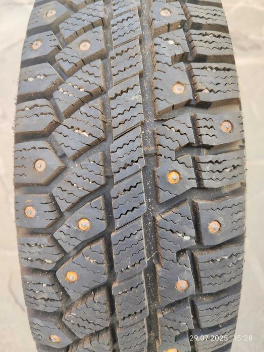 Зимние шины шипованные с дисками 14