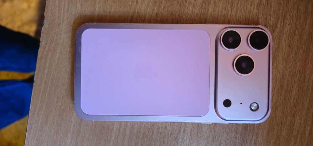 Айфон xr в корпусе 17 pro