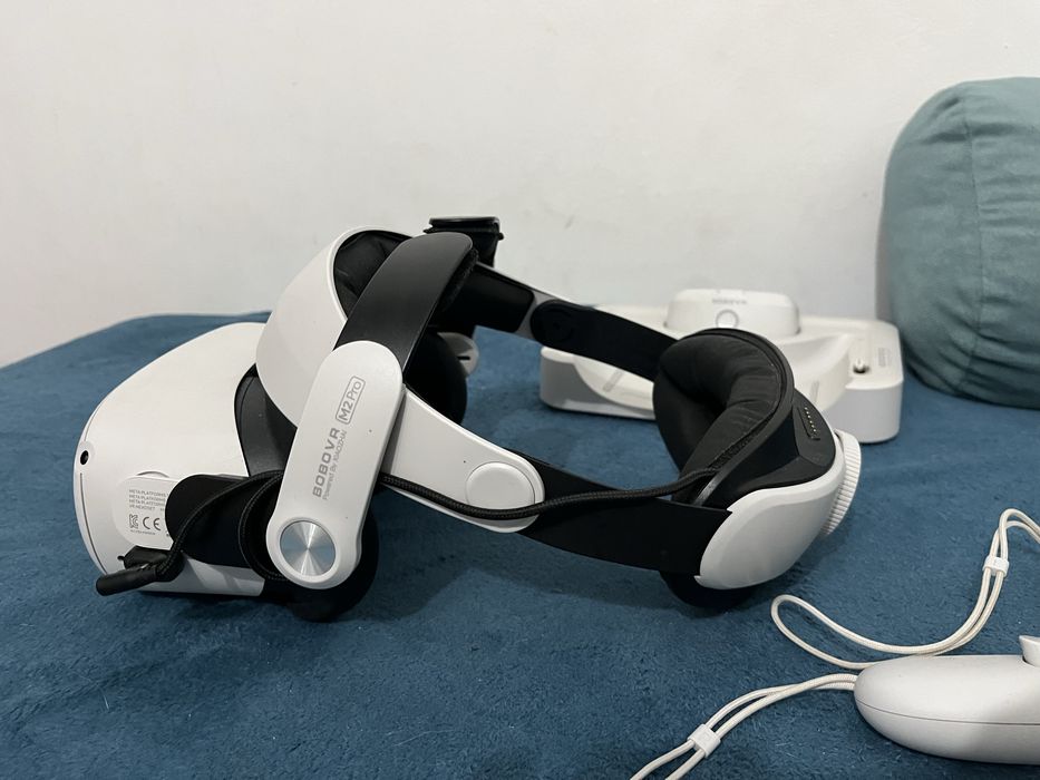 Oculus quest 2+bobovr M2pro+D2(baterie externă plus stație de încărcare)+ suport pentru cap