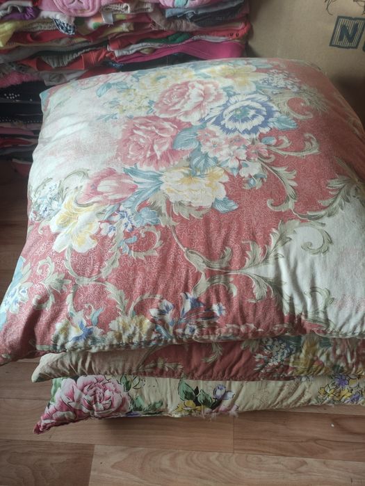 Продам подушки, одеяла, постельное бельё