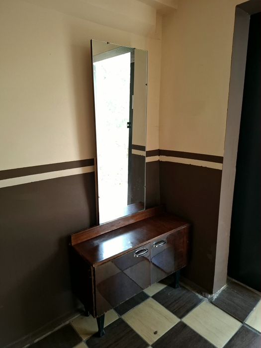 Продаётся трюмо в хорошем состоянии