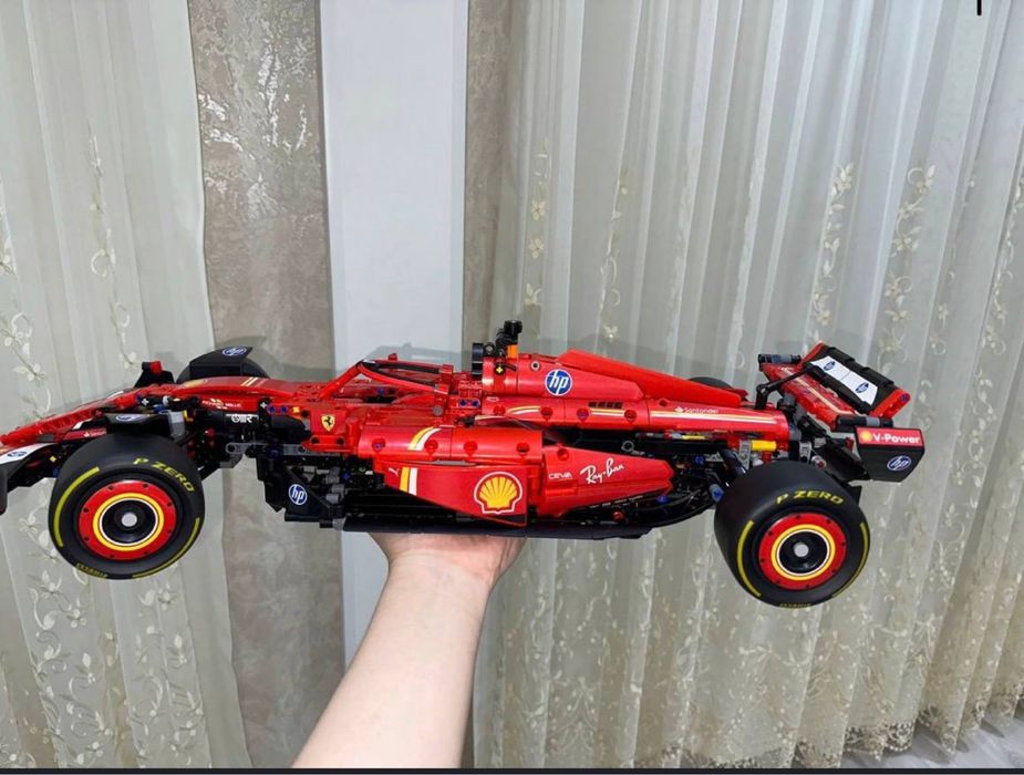 Lego Technic Ferrari SF-24