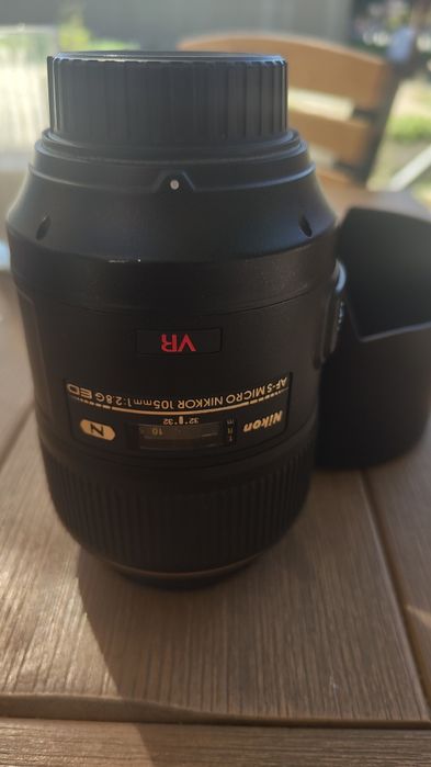 Nikkor 105mm F2.8 Macro foarte întreținut.
