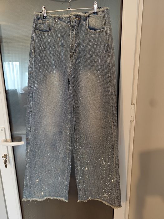 Blugi cu cristale sclipici
