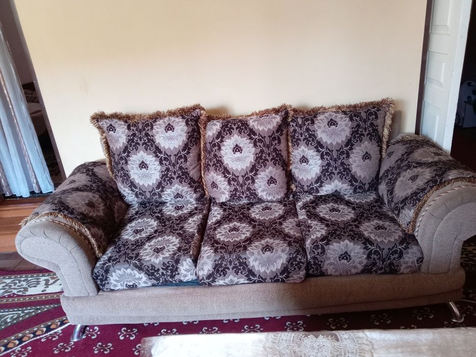 Мягкий мебель хорошем состоянии