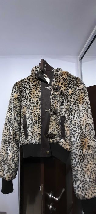 Geaca "H&M" exceptionala