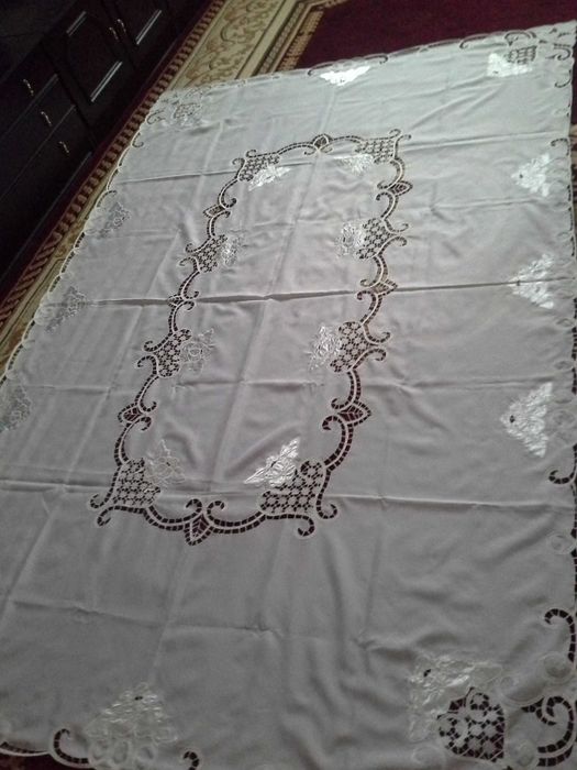 Скатерть шелк материал