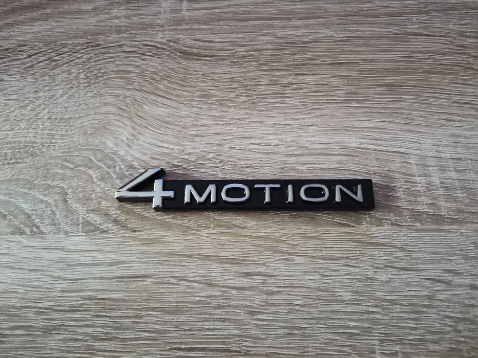 Volkswagen 4Motion сребристо с черно емблема нов стил