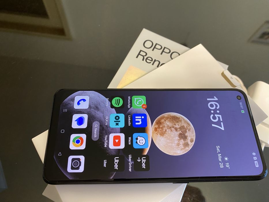 Oppo reno 8T full box arată bine păstrat cu grijă