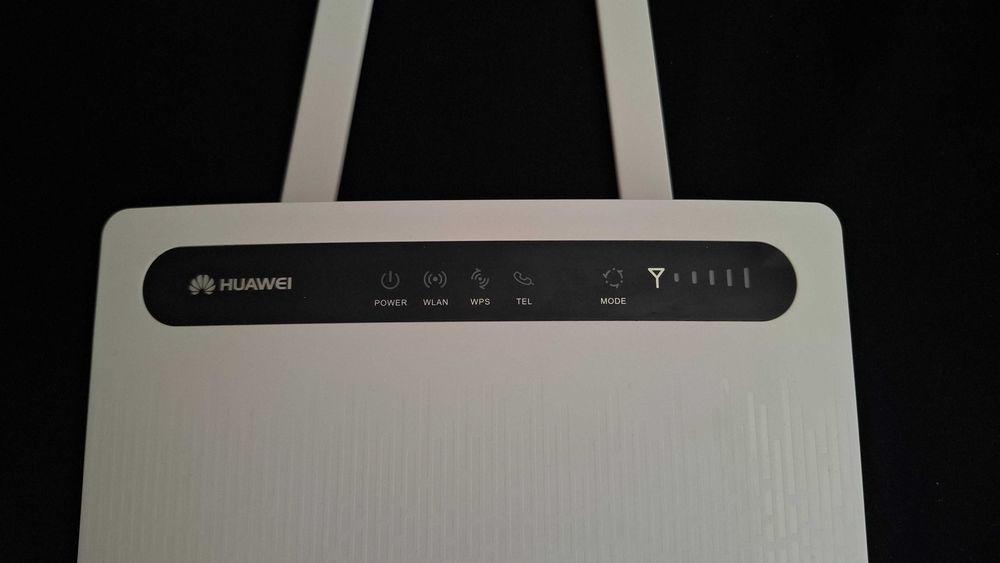 HUAWEI B593s 4G LTE SIM рутер Cat6 300Mbps Wi-Fi + Телефонна станция