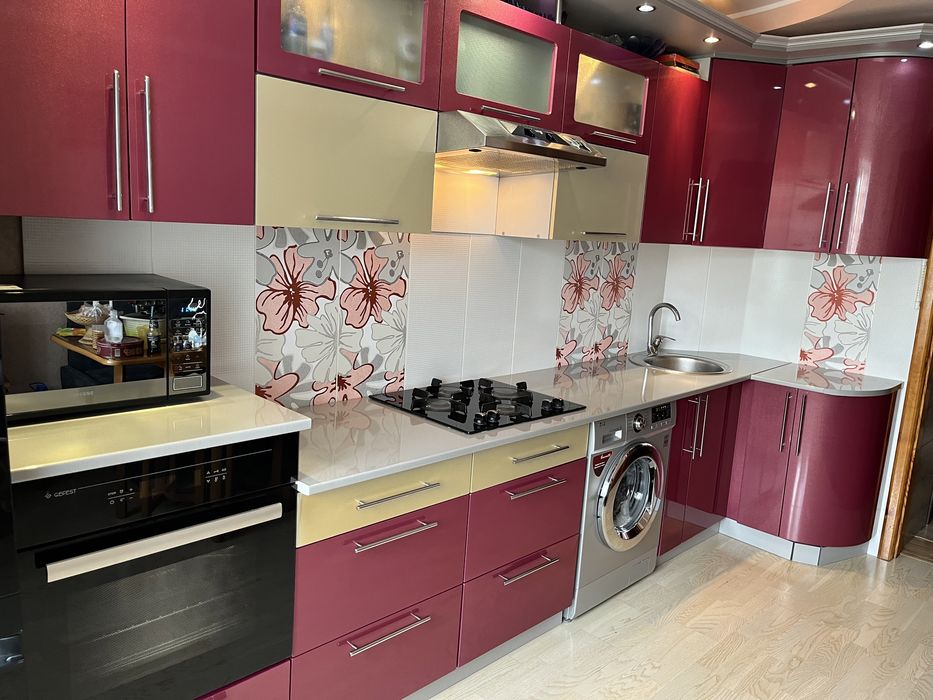 Кухонный гарнитур угловой