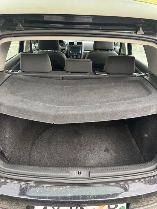 Продавам Голф 5 1.6 FSI 115кс. на ЧАСТИ Имам над 18 Голфа на ЧАСТИ