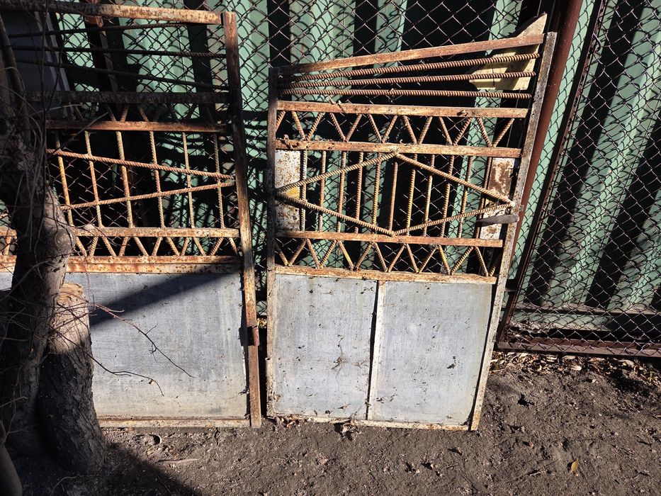 Продам ворота с калиткой.