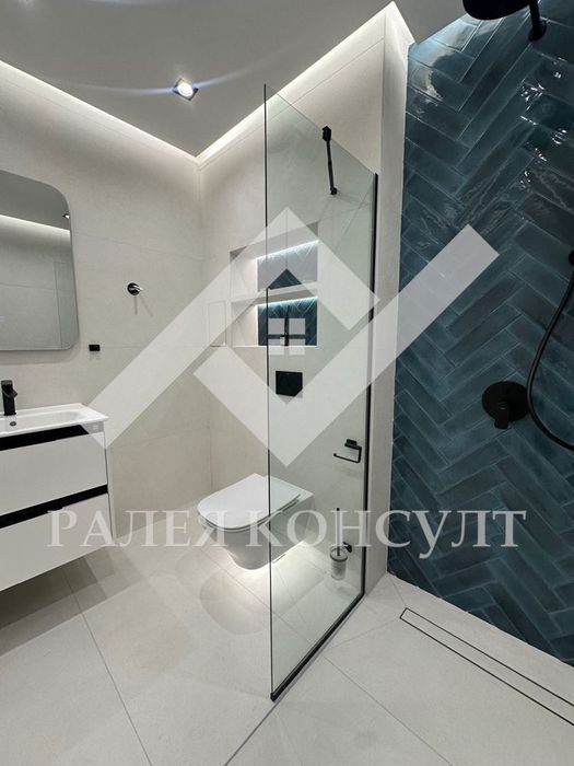 Продава се Двустаен апартамент в Пловдив, Каменица 2 - 85 кв.м за 2271 €/кв.м - Снимка #3