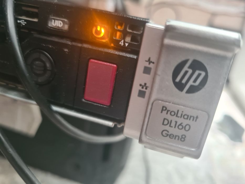 Сервер HP ProLiant DL160 Gen8