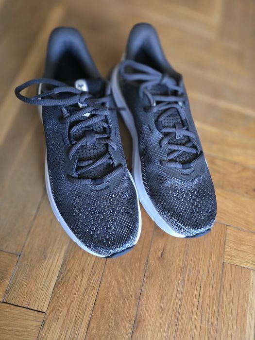 Маратонки Under Armor  38 номер