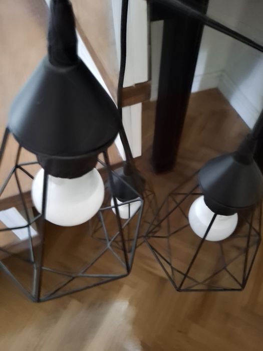 Vand aplici, diferite modele si dimensiuni si un candelabru tip indust