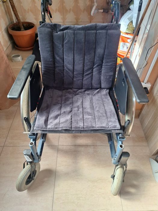 Căruț pentru persoane cu handicap