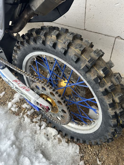 Yamaha YZF450 – restaurată