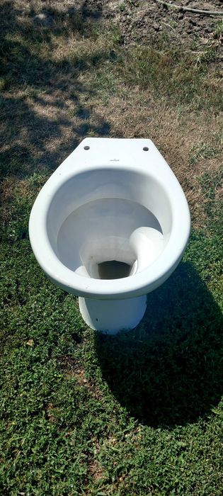 Vas WC putin fisurat Arad