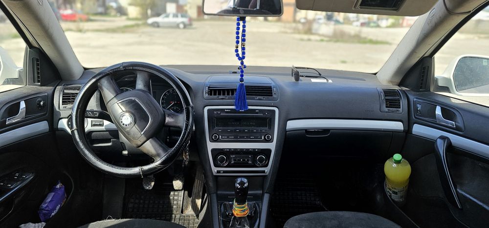 Vând skoda octavia 2 2010 facelift