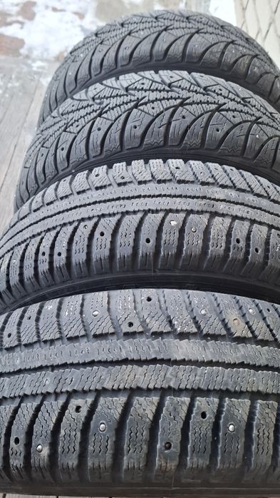 Продам зимние  шины на R14