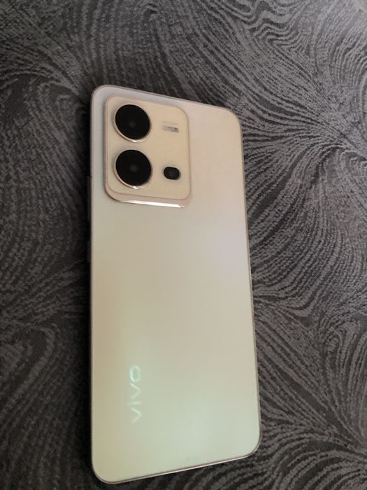 VIVO v25e в отличном состояние