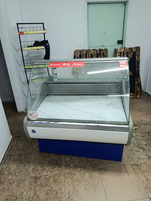Продам торговую витрину и холодильник для напитков