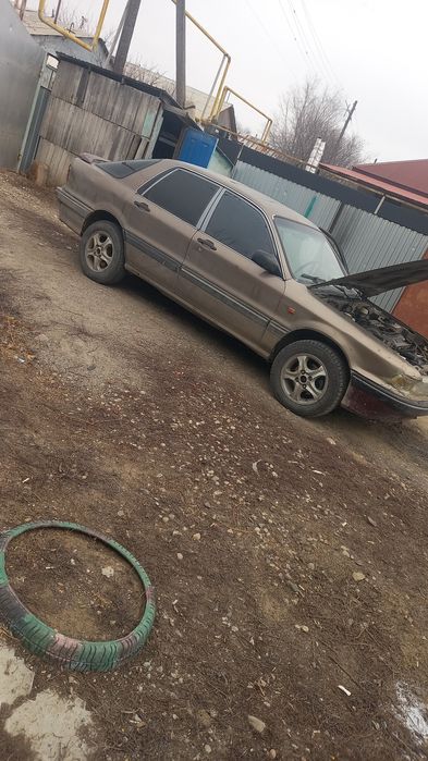 Mitsubishi Galant 1990