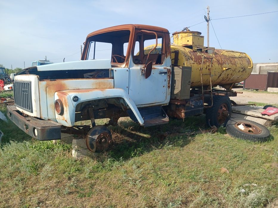 Продам.ГАЗ 3307.БЕНЗАВОЗ