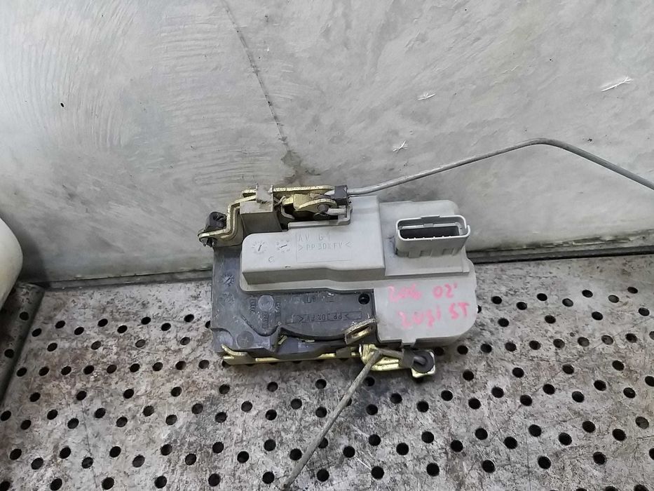 broasca usa stanga peugeot 206 2002
